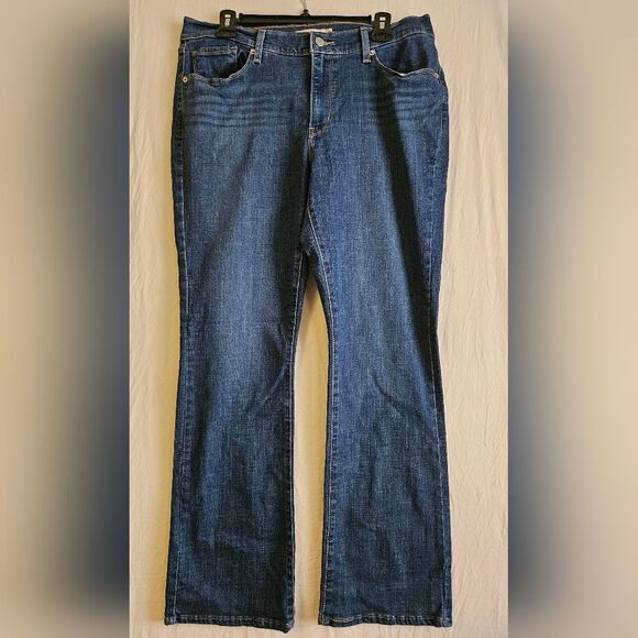 Levi's Jeans Women's 14 (34x30) Classic Bootcut Mid Rise Medium Wash EUC - Picture 1 of 9